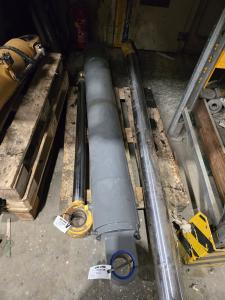 Liebherr Kolbenstange